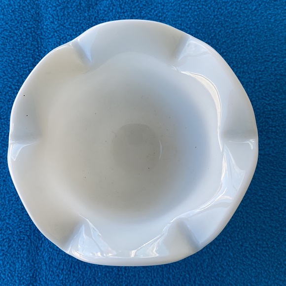Imperial Milk Glass Bowl Vintage - Picture 2 of 4